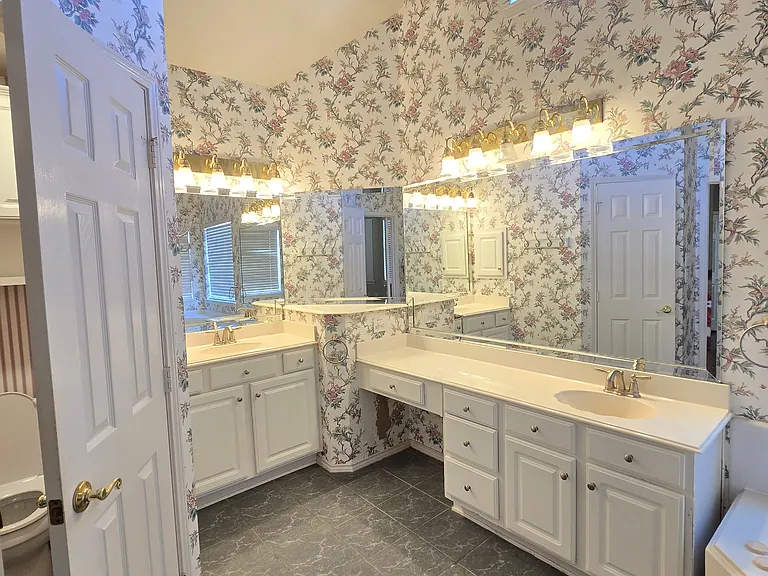 2421 Micarta Dr — Photo 16