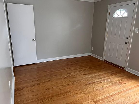 4th image of 23147 Brittany Ave