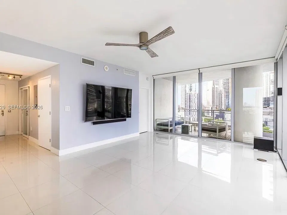 90 SW 3rd St #1613