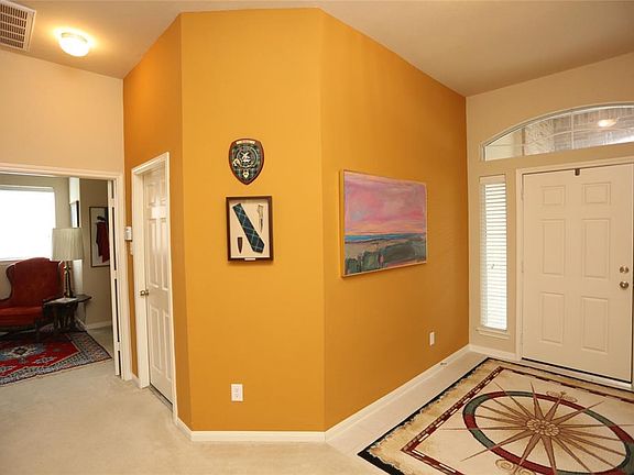 5th image of 7403 Valentine Ln