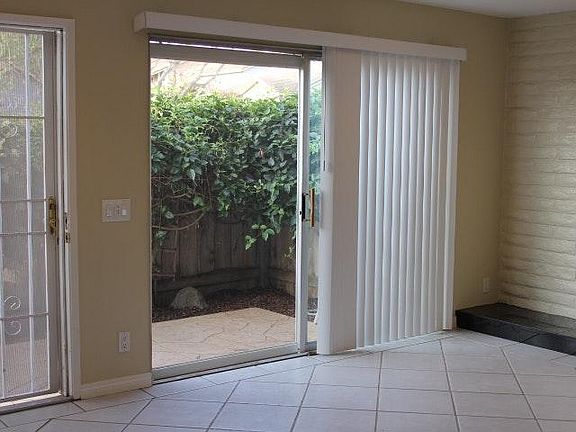 Lounge to front patio