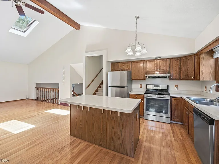 5034 Medhurst Ave — Photo 3