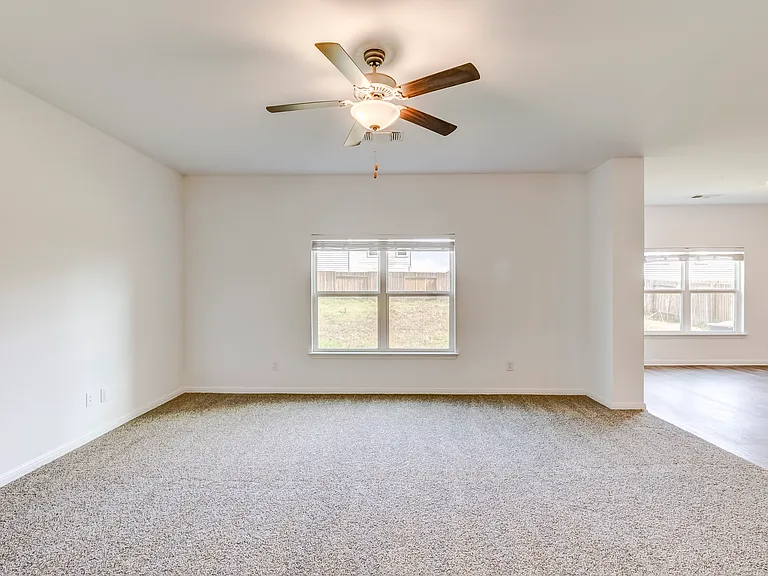 117 Fairfax Ln — Photo 14