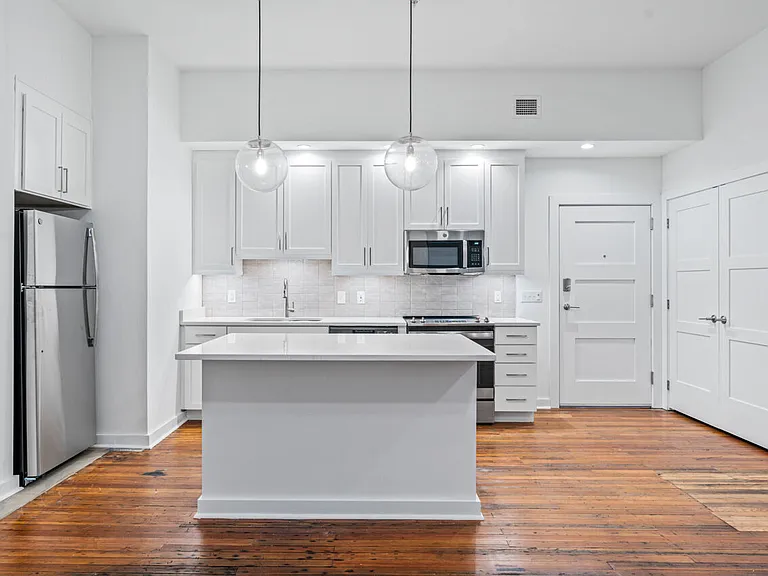 Mutual on Main Apartments — Photo 101