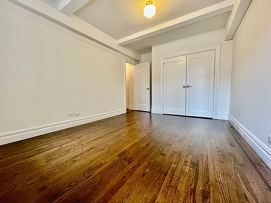 Rented by R New York | media 37