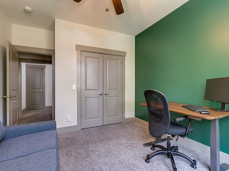 1813 Sherwood Ln — Photo 19