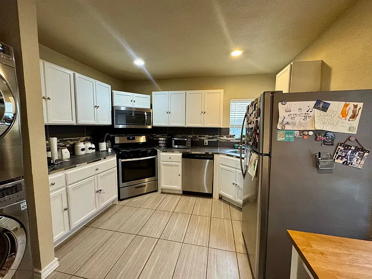210 Haggin St — Photo 6