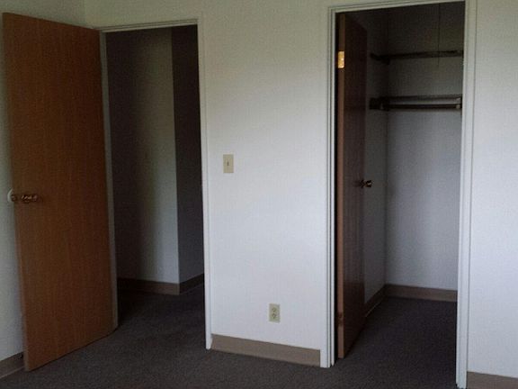 2nd image of 409 N Clark St #P6ug0hchx