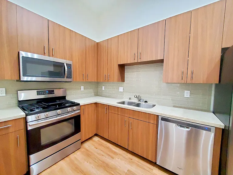 12550 Laurel St — Photo 32