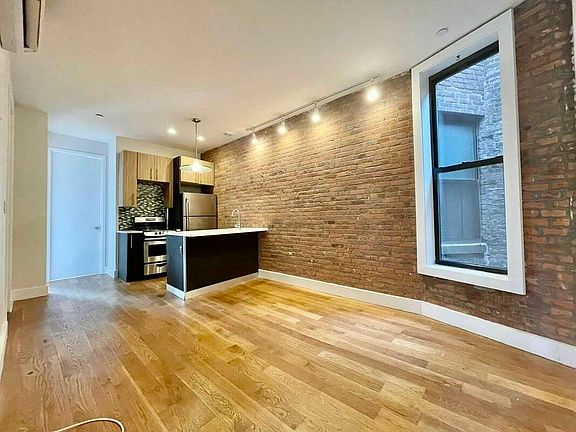 4th image of 412 Gates Ave #2F