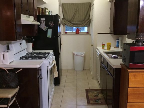 4th image of 113 Sandy Ln