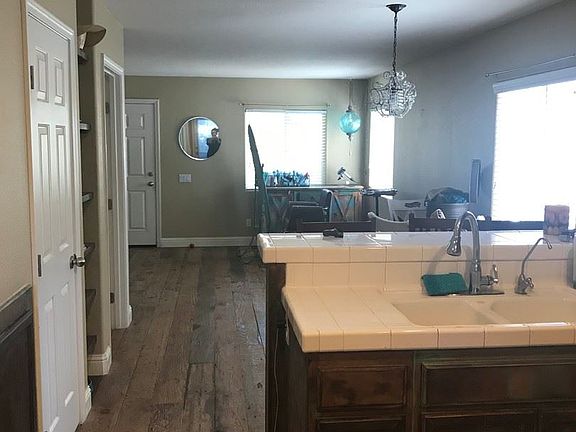 4th image of 211 Valley Station Cir