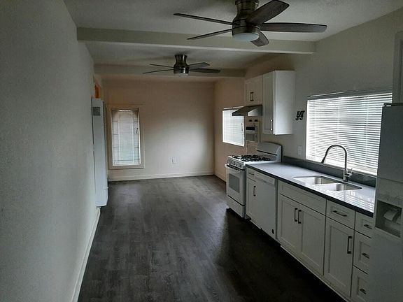 5th image of 13711 E Church St