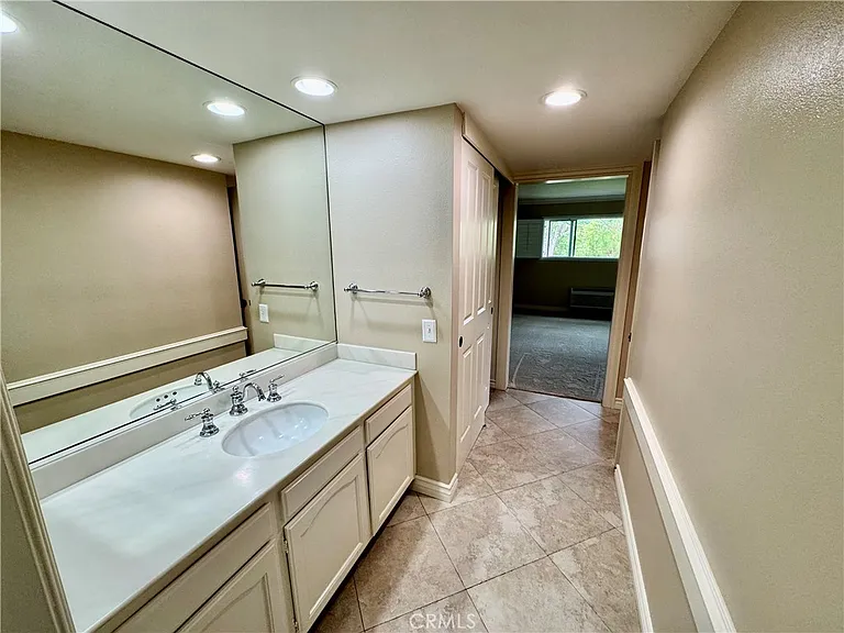 5510 Paseo Del Lago W #2B — Photo 20