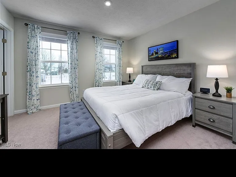 9206 Winfield Ln — Photo 16