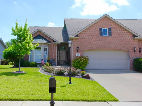 2402 W Chandler Ct, Peoria, IL 61615