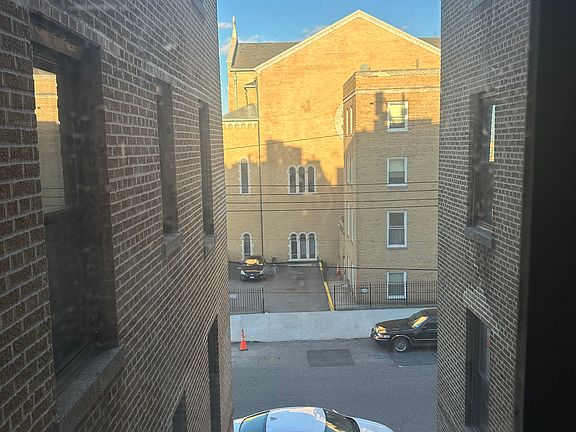 4th image of 1075 Edison Ave APT 4C