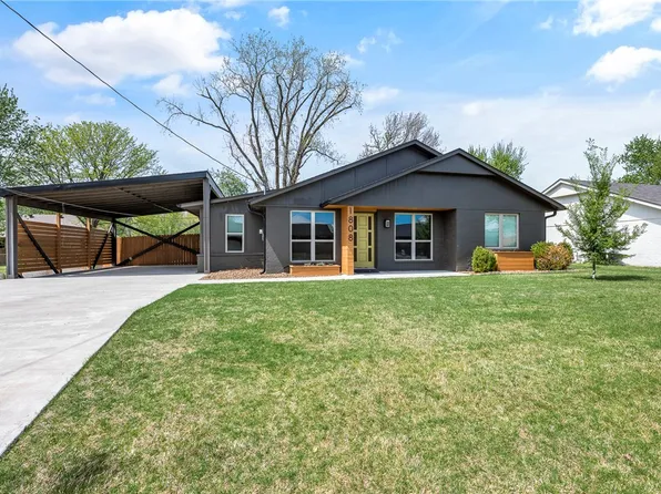 1808 SW D St, Bentonville, AR 72712