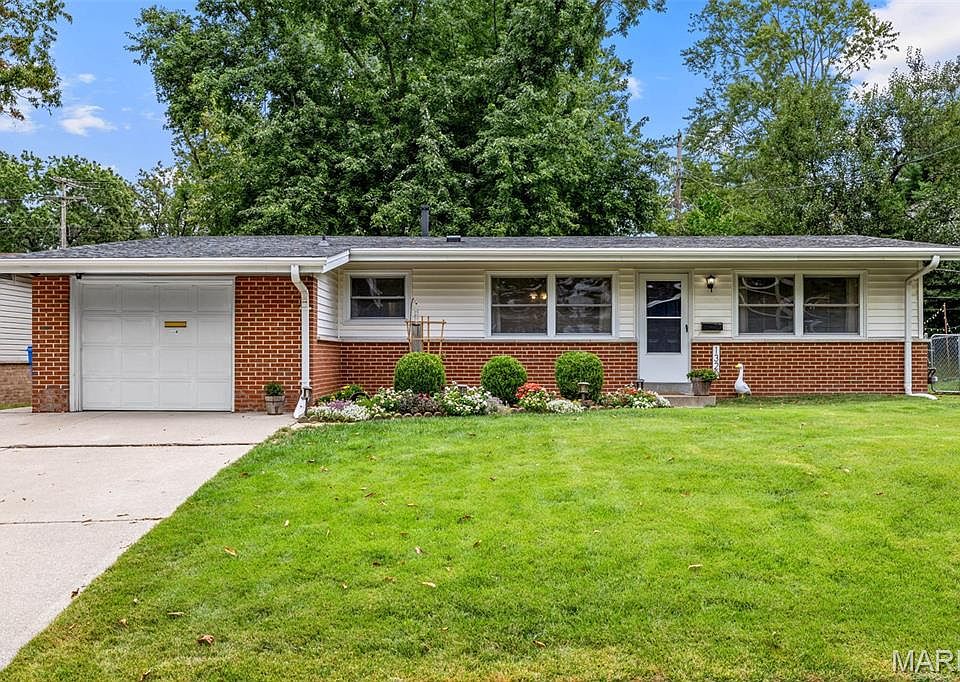 1st image of 1320 Paddock Dr
