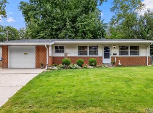 1320 Paddock Dr, Florissant, MO 63033