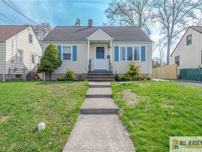 8 Fitzsimmons Ave, Middlesex, NJ, 08846