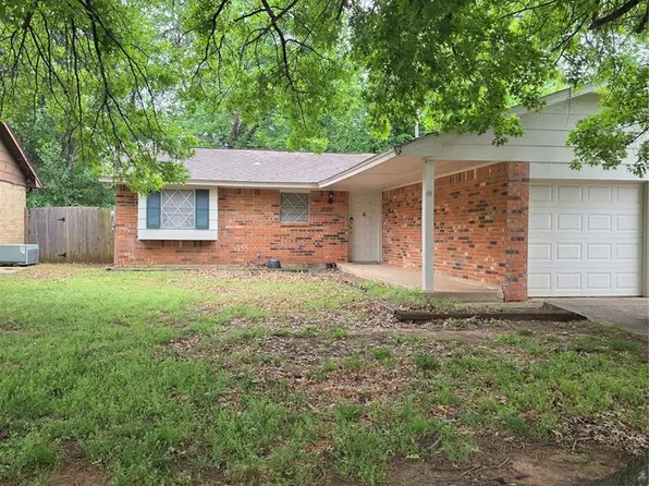 432 Larkspur Ln, Edmond, OK 73003
