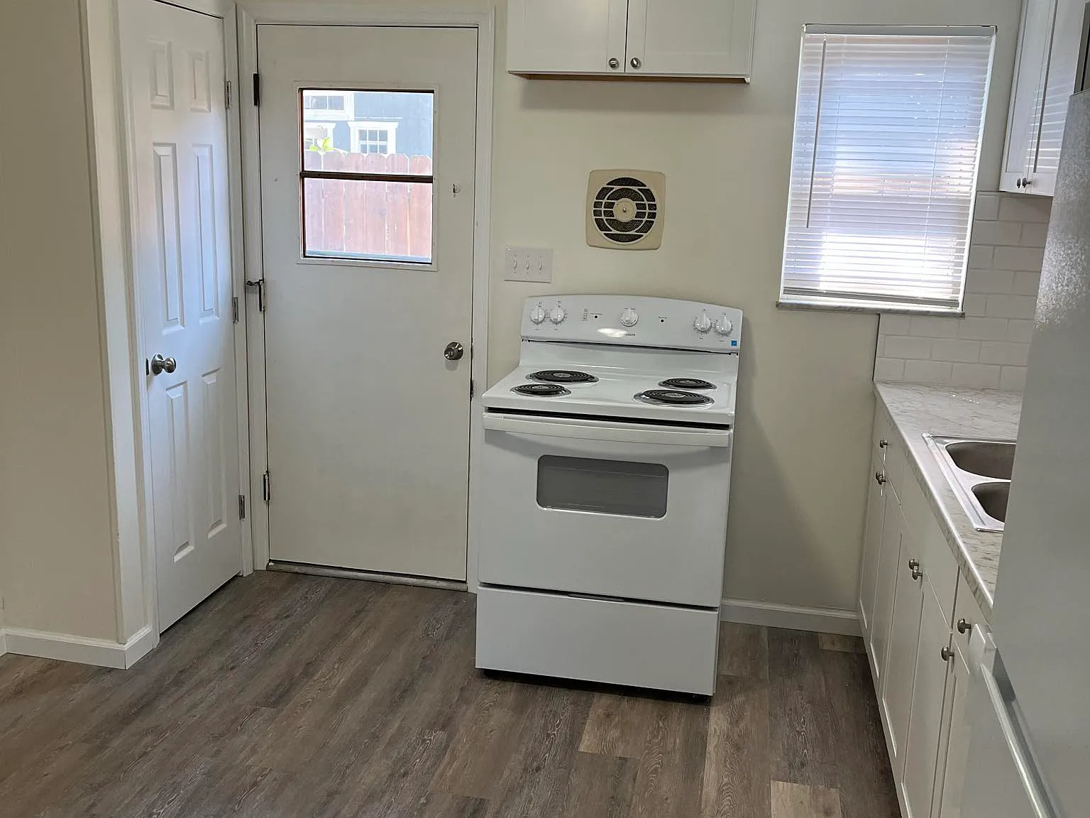 2 bed, 700 sqft, $1,025 — Photo 4