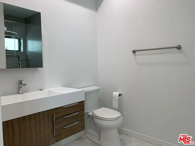 11341 Pearl St — Photo 18
