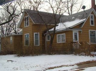 320 E 4th St, Alma, KS 66401