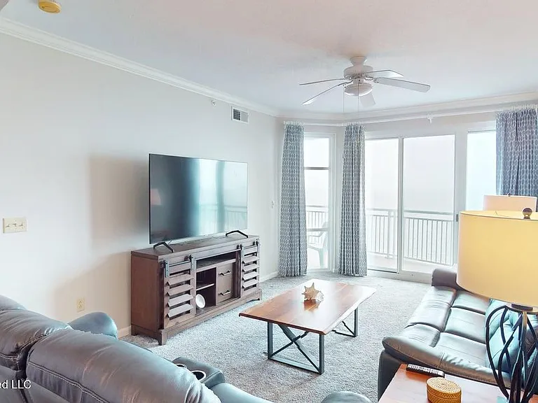 2230 Beach Dr #706 — Photo 7