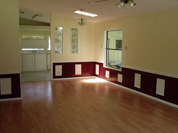 3rd image of 1304 Nutwood Dr