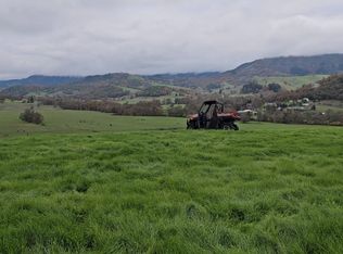 2850 Roberts Creek Rd, Roseburg, OR 97470