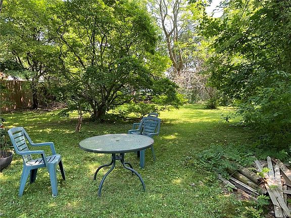 5th image of 114 Traister Dr