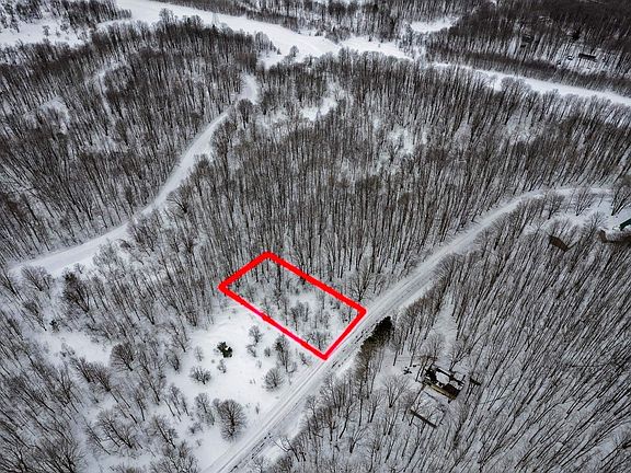 3rd image of Crestrose Dr