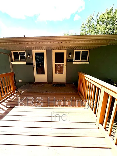 8 Parkwood Ave Photo 1