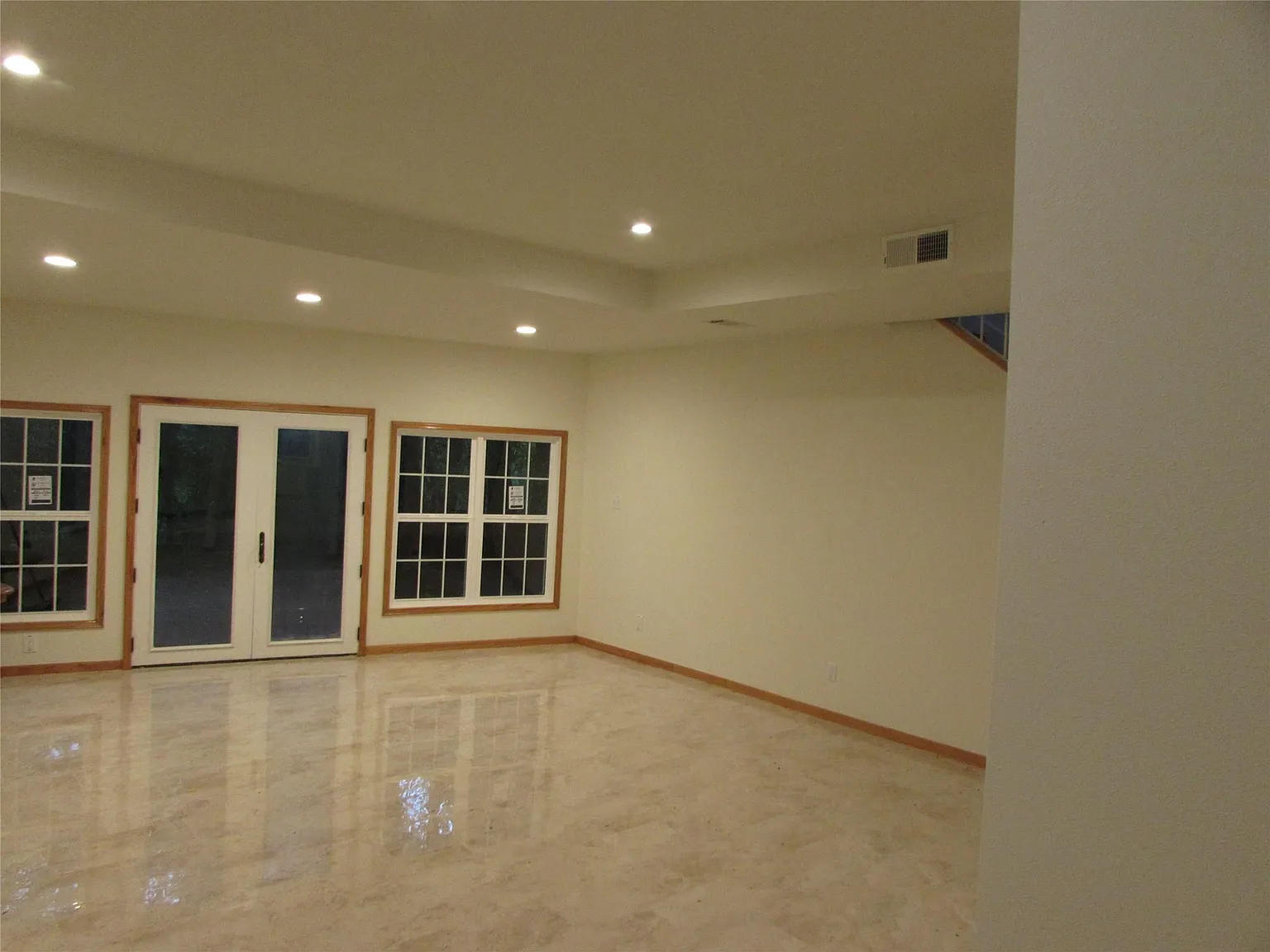 4 bed, 4.0 bath, 2806 sqft, $3,200 — Photo 3