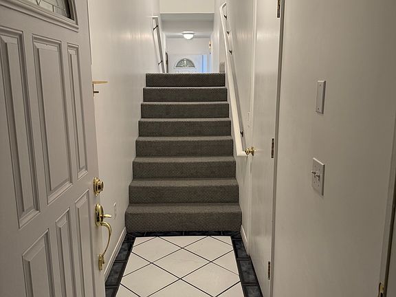 4th image of 605 Iris Ave #2