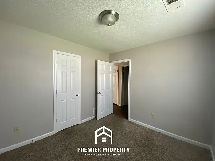 4435 Pyramid Ln — Photo 16