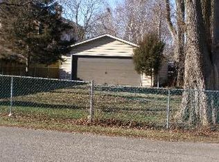 616 N Park Rd, Round Lake, IL 60073