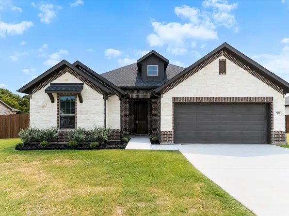 2106 Briarwood Dr, Bridgeport, TX 76426