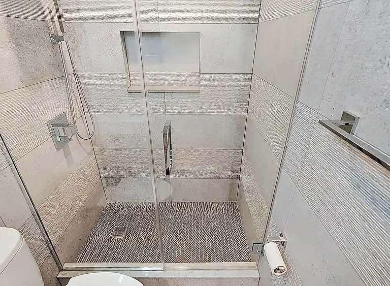 11 Stanton St #4DA — Photo 16