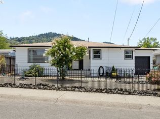 2735 W Sherwood Ave, Roseburg, OR 97471