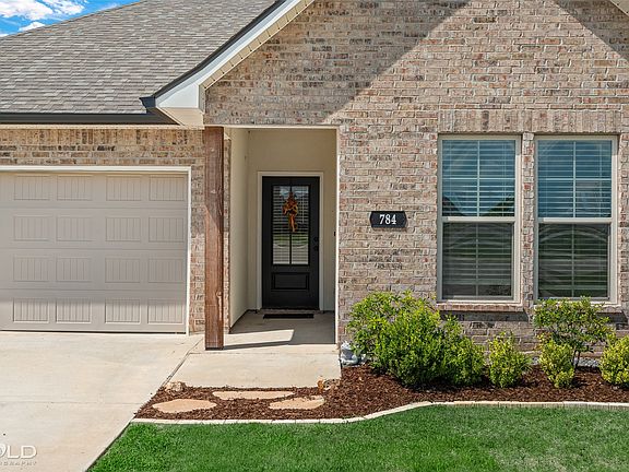 2nd image of 784 Crozier Dr