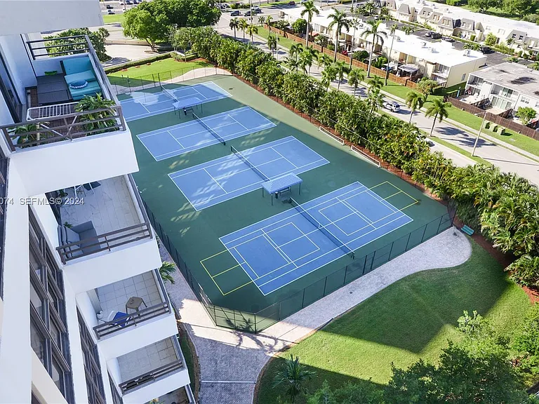 2500 Parkview Dr #1610 — Photo 4