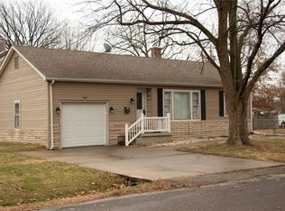 402 S Apple St, O'Fallon, IL 62269