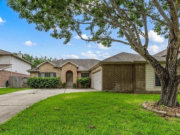 2nd image of 615 Oak Berry Drive