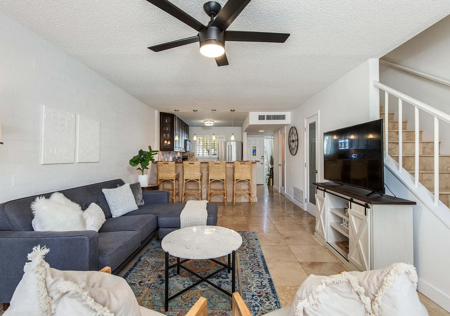 2 bed, 1.5 bath, 1039 sqft, $2,300 — Photo 3