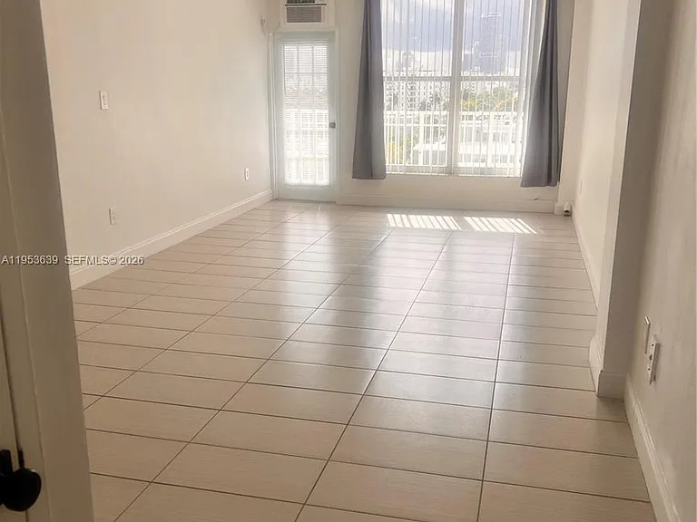 1300 Lincoln Rd #B902 — Photo 3
