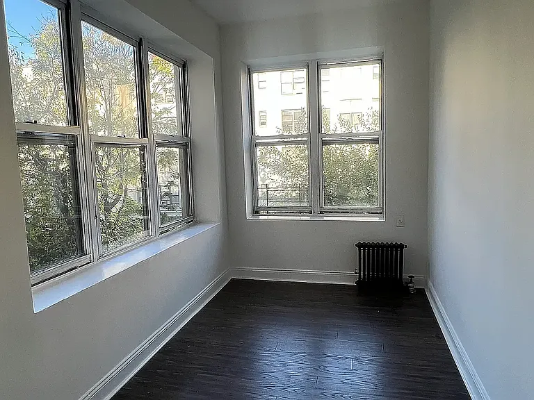 24-16 29th St #21 — Photo 1