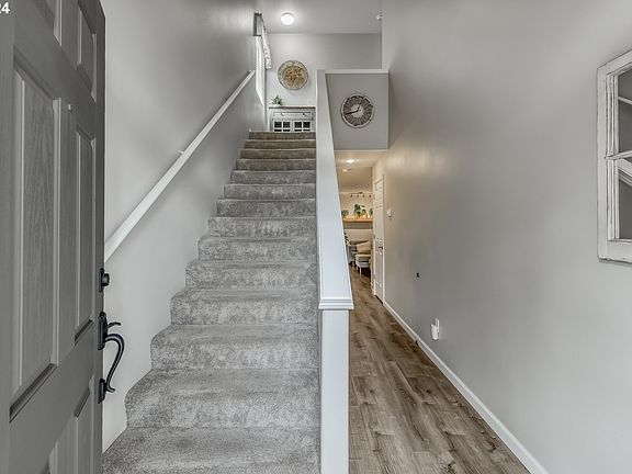 2nd image of 5034 NE Schoeler Cir